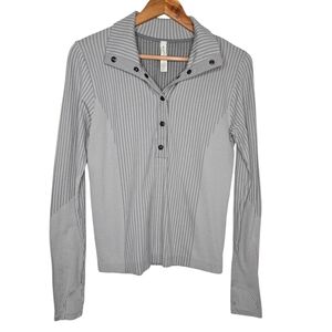 Athleta Womens Gray Striped Ribbed Flurry Seamless Henley Top Medium